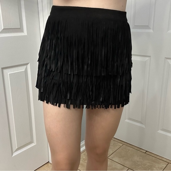 Alice + Olivia Skirt Mini Black Leather Fringe Tassels Western Boho Size 4 Small - Picture 1 of 6